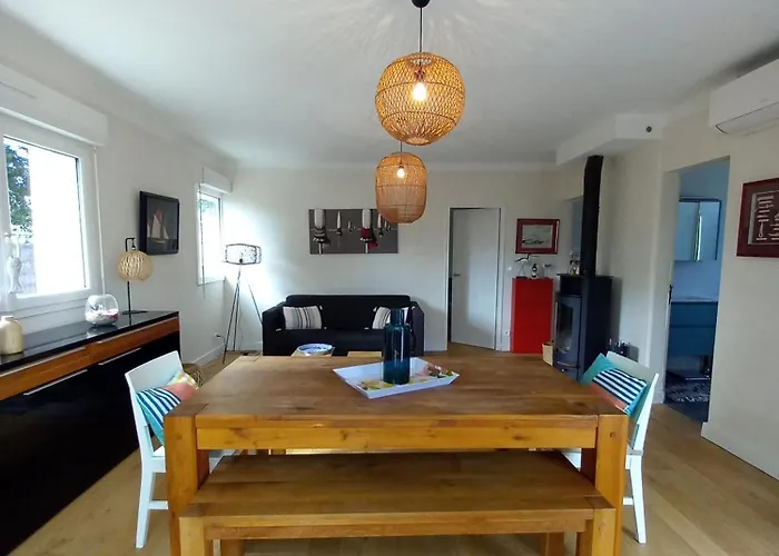 Maison Des Pins 펜션 *